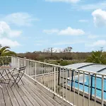 Luxurious In L'Etang-Bertrand