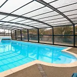 Luxurious In Ferienhaus L'Etang-Bertrand