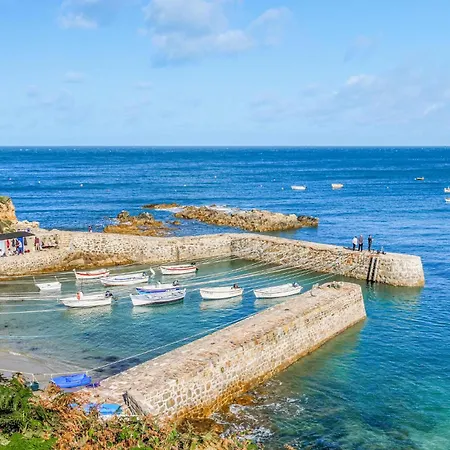 Stunning In Casa de Férias L'Etang-Bertrand