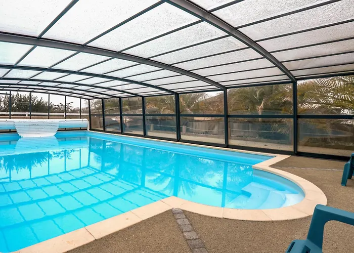 Stunning In Vakantiehuis L'Etang-Bertrand